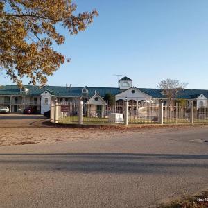 Americana Inn